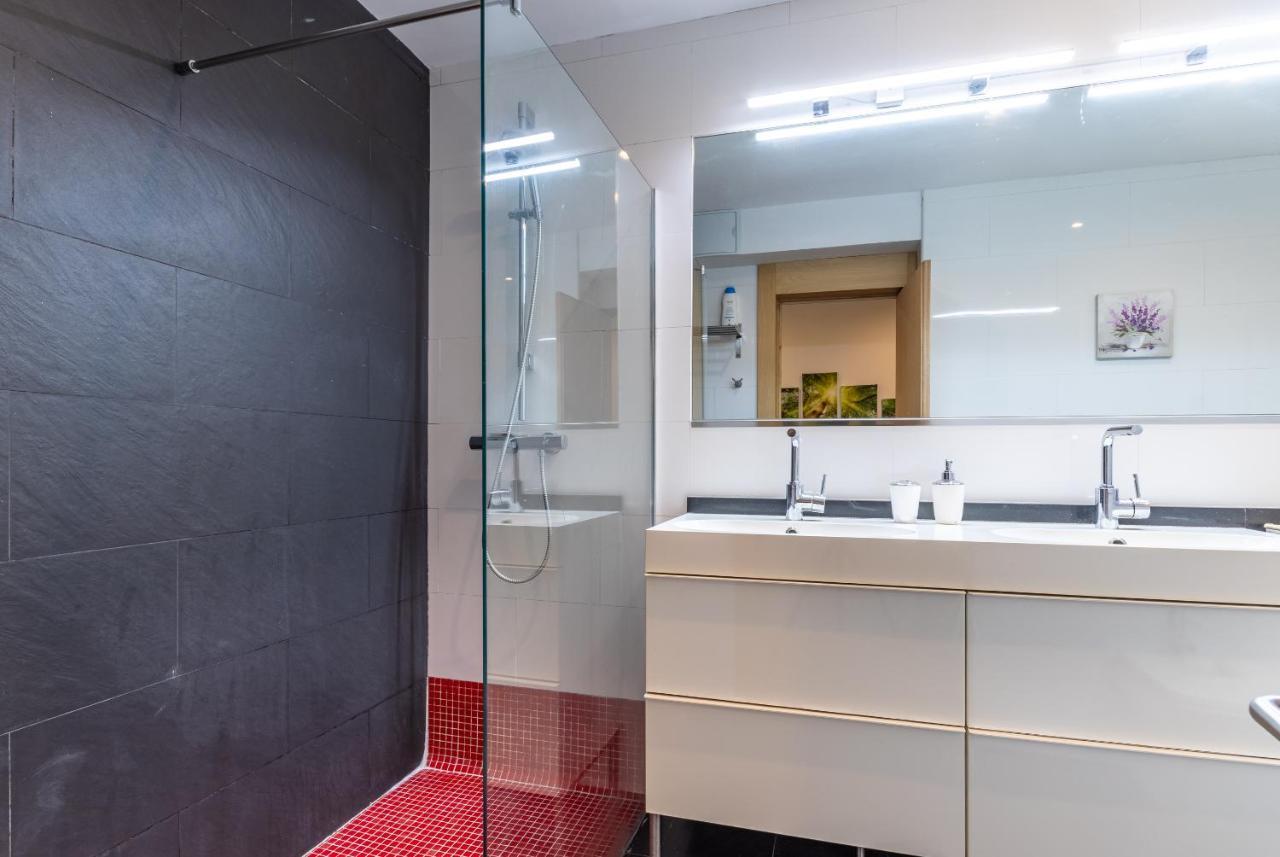 New! Lovely 3-bedroom Loft In Apartment *